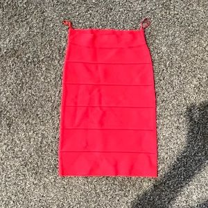 BCBGMAXAZRIA women bandage skirt . Size small